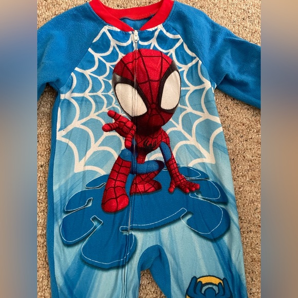 Spiderman pajama onesie size 3T - Picture 2 of 5